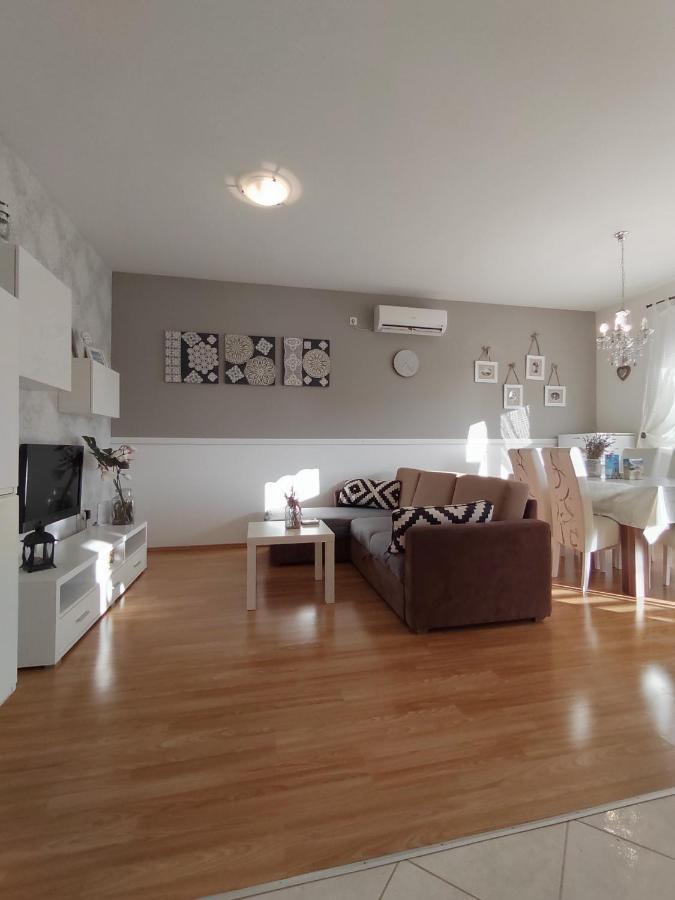 Apartments Karla I Ivano 曼德雷 外观 照片