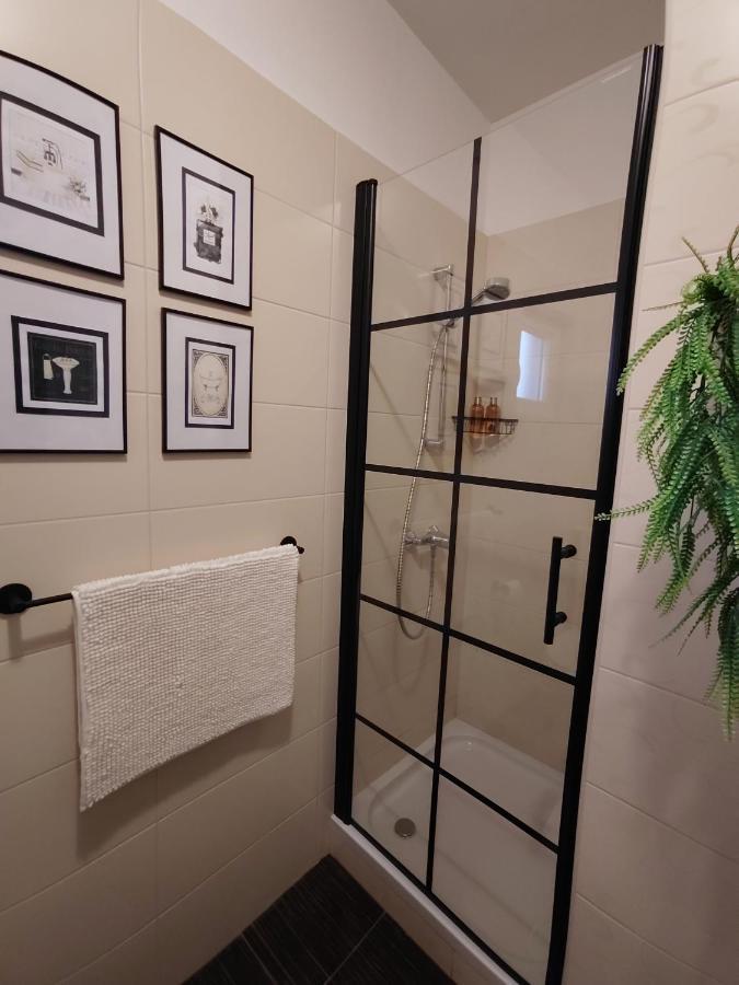 Apartments Karla I Ivano 曼德雷 外观 照片