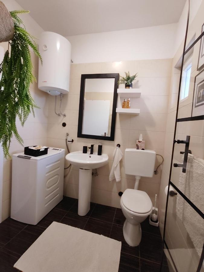 Apartments Karla I Ivano 曼德雷 外观 照片